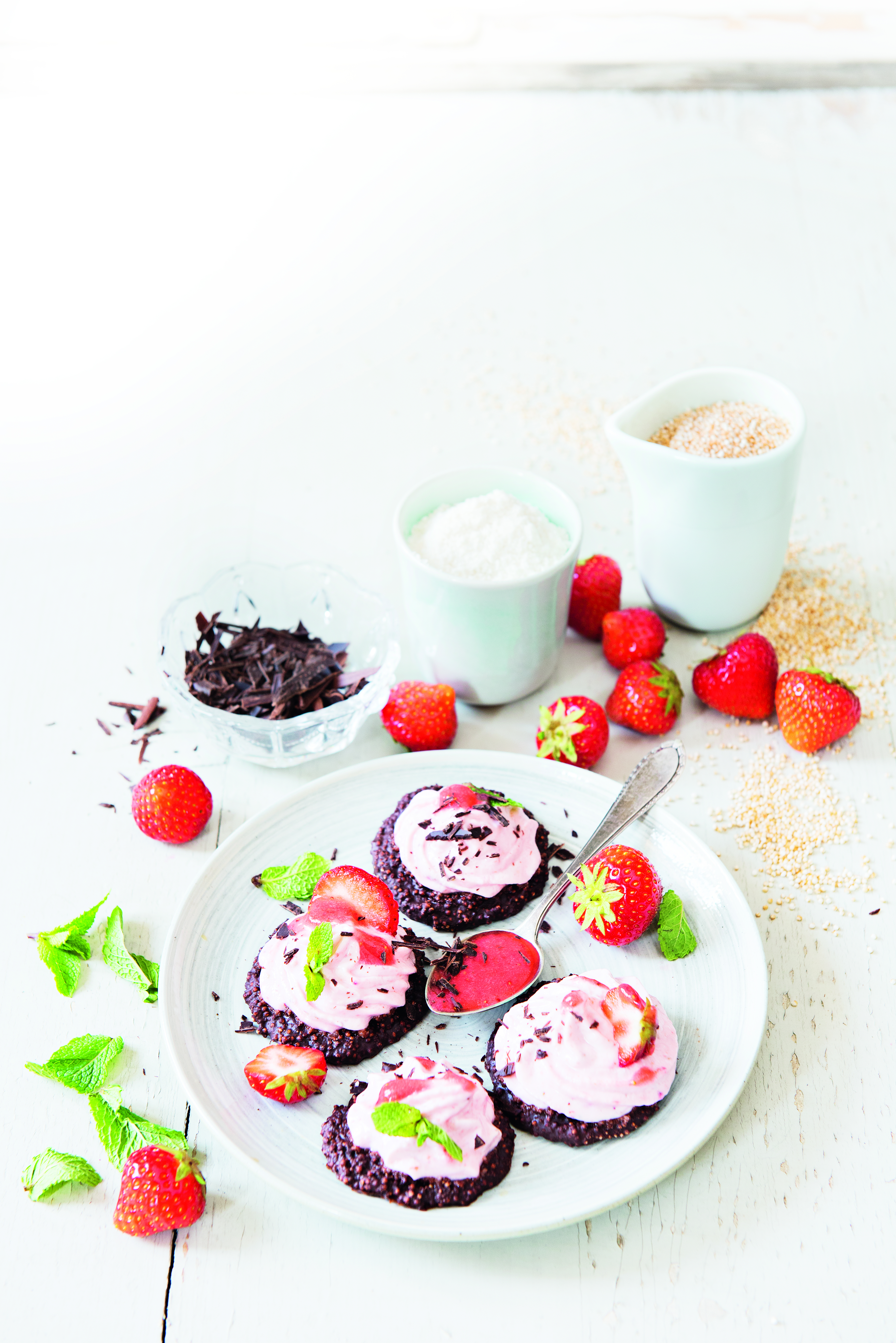 Schoko-Kokos-Taler mit Erdbeercreme