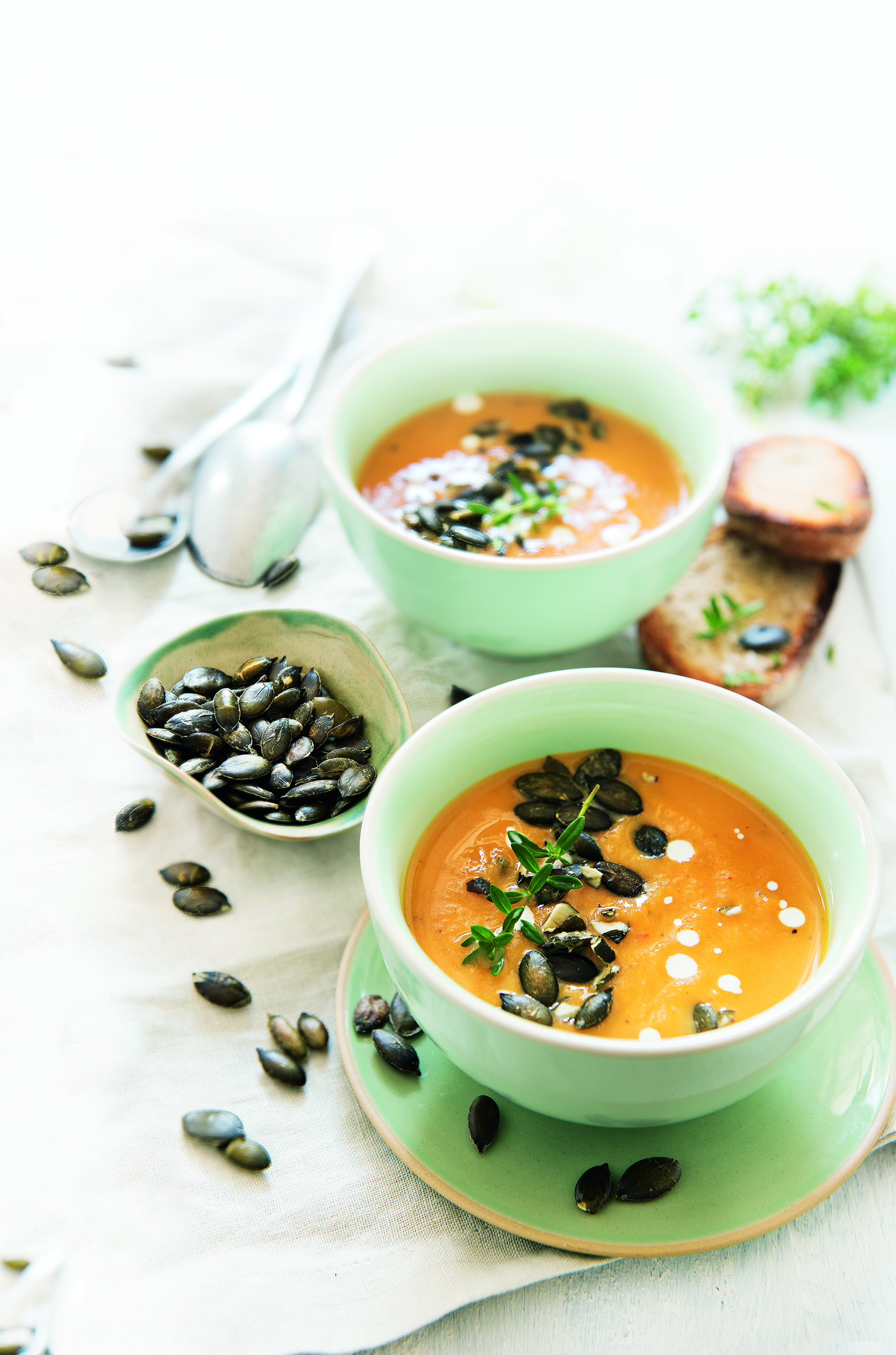 Süßkartoffelsuppe mit gerösteten Kürbiskernen